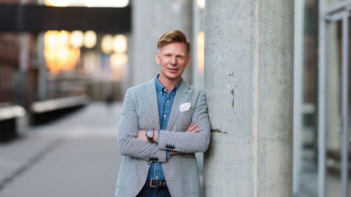 Bildet kan inneholde: erme, snipp, blazer, yttertøy, mote.